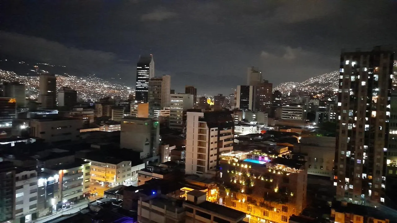 PH CENTRO! San Lorenzo Downtown - LOFT Panorámico con Parqueadero Medellín